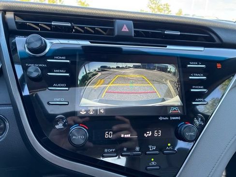 Used 2018 Toyota Camry SE w/ Audio Package FWD image 11