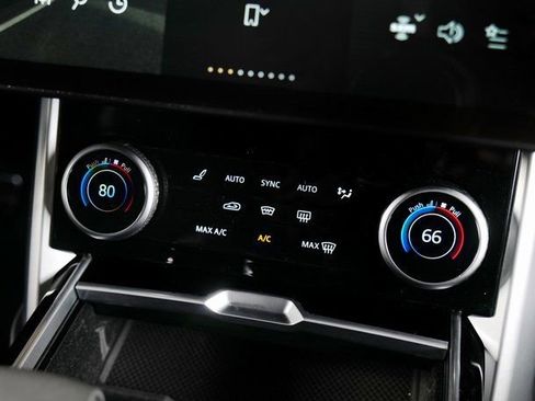 Used 2023 Land Rover Range Rover Long Wheelbase SE image 15