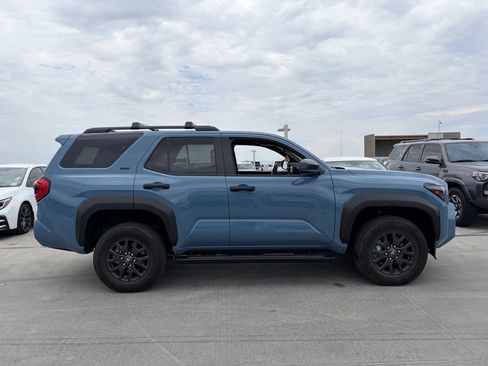 Used 2025 Toyota 4Runner SR5 AWD/4WD image 3