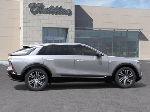 New 2026 Cadillac Lyriq Premium Luxury w/ LPO, Premium Carpet Package RWD image 5
