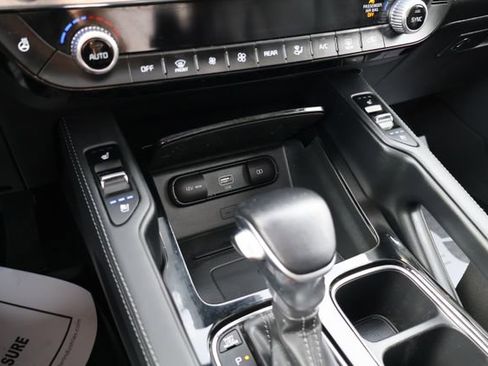 Used 2022 Kia Telluride EX w/ EX Premium Package image 19