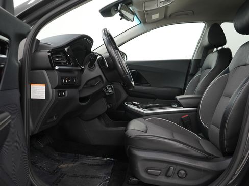 Used 2022 Kia Niro EX w/ Cold Weather Package image 18