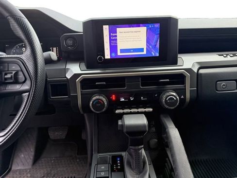 Used 2025 Toyota Tacoma SR5 AWD/4WD image 11