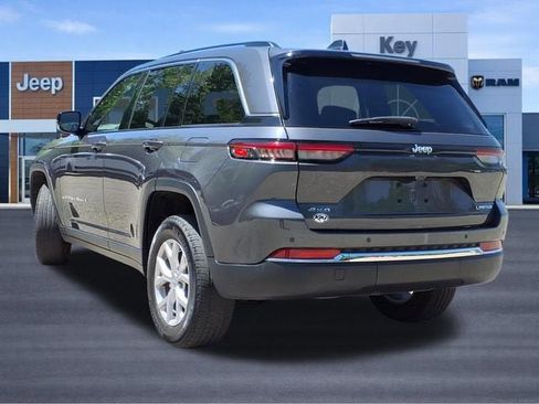 Used 2022 Jeep Grand Cherokee Limited AWD/4WD image 3