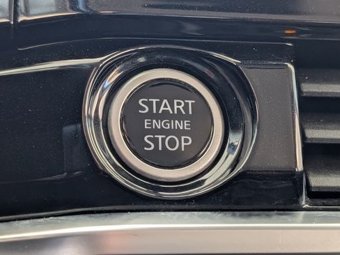 Used 2024 Nissan Pathfinder SV image 33