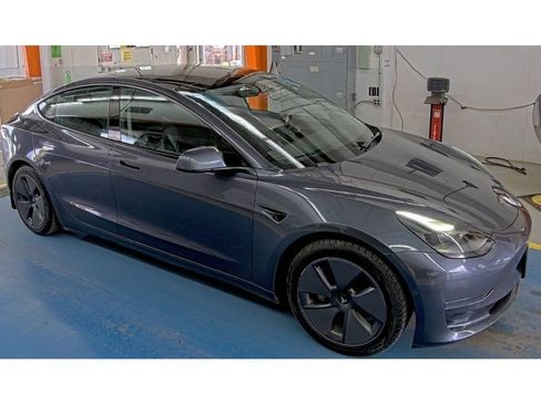 Used 2022 Tesla Model 3 Long Range AWD/4WD image 2