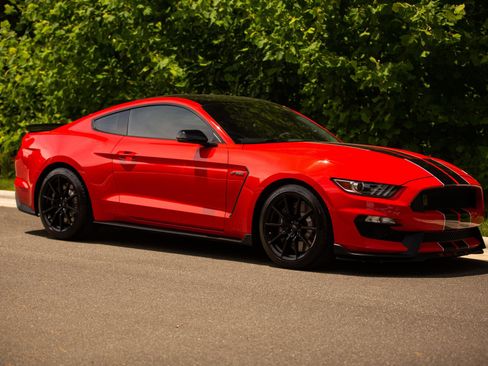 Used 2017 Ford Mustang Shelby GT350 w/ Electronics Package RWD image 25