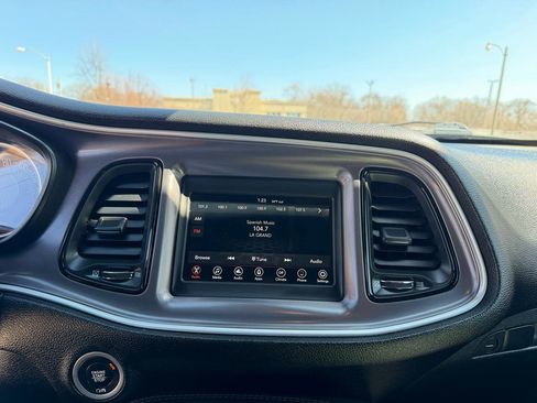 Used 2019 Dodge Challenger SXT image 12