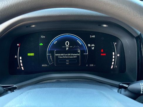 Used 2025 Toyota Camry LE image 31