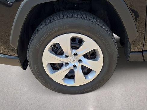 Used 2025 Toyota RAV4 LE AWD/4WD image 10