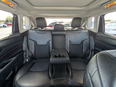 Used 2022 Jeep Compass Trailhawk w/ Sun and Sound Group AWD/4WD image 22