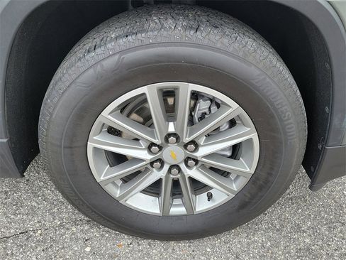 Certified 2023 Chevrolet Traverse LT image 8