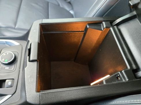 Used 2018 Chevrolet Traverse LT image 12