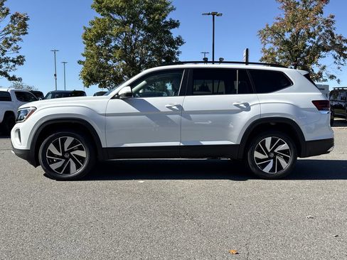 New 2026 Volkswagen Atlas SE FWD image 2