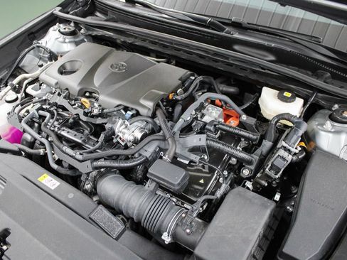 Used 2025 Toyota Camry SE w/ Multimedia Upgrade Package FWD image 42