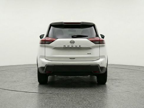 Used 2025 Nissan Rogue SV image 7