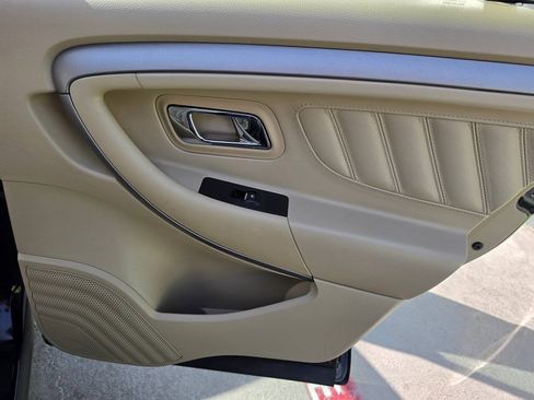 Used 2013 Ford Taurus SE FWD image 28