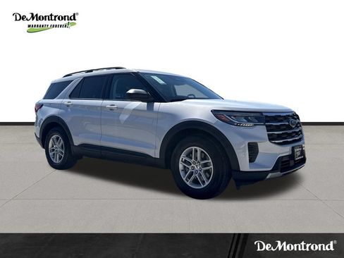 New 2026 Ford Explorer Active RWD image 3