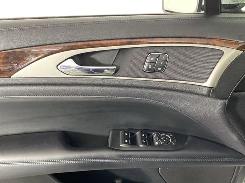 Used 2017 Lincoln MKZ Reserve FWD image 16