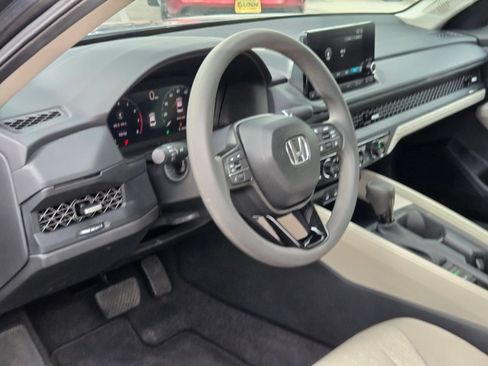 Used 2025 Honda Accord SE image 13