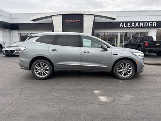 Used 2023 Buick Enclave Avenir video 2