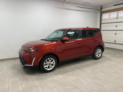 Used 2023 Kia Soul S FWD image 5