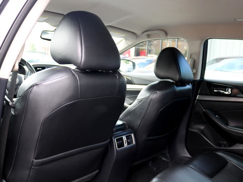 Used 2017 Nissan Maxima 3.5 SV image 17