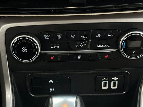 Used 2021 Ford EcoSport Titanium image 22