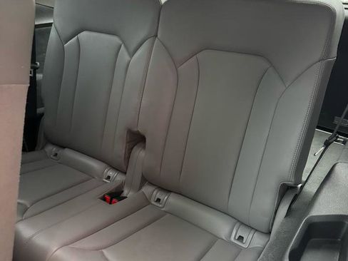 Used 2018 Audi Q7 3.0T Premium Plus w/ Premium Plus Package AWD/4WD image 17