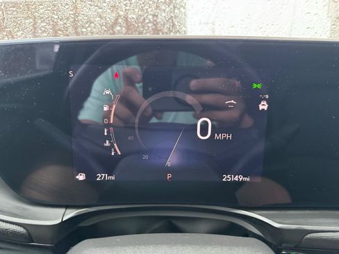 Used 2024 Buick Envista Sport Touring w/ Experience Buick Package FWD image 19