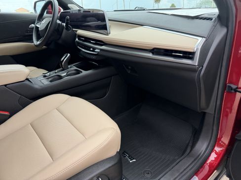 Certified 2024 Cadillac XT4 Premium Luxury AWD/4WD image 9