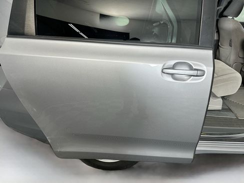 Used 2018 Toyota Sienna LE FWD image 31