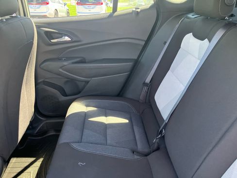 Used 2024 Chevrolet Trax RS w/ Sunroof Package FWD image 33