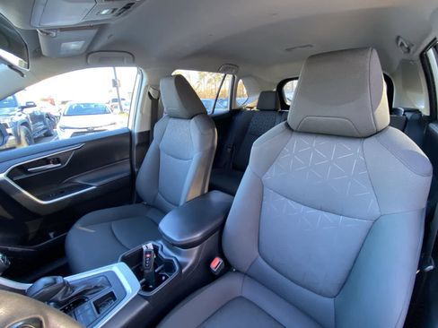 Used 2024 Toyota RAV4 XLE image 25