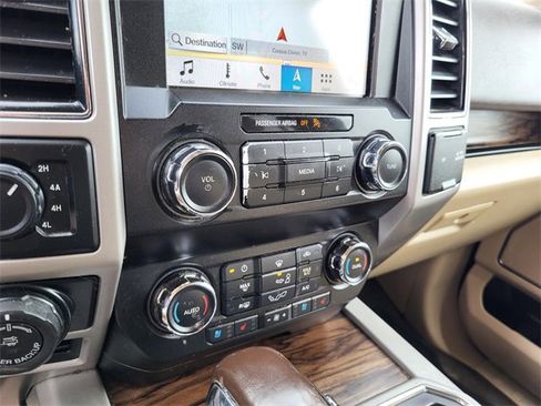 Used 2019 Ford F150 Lariat image 8