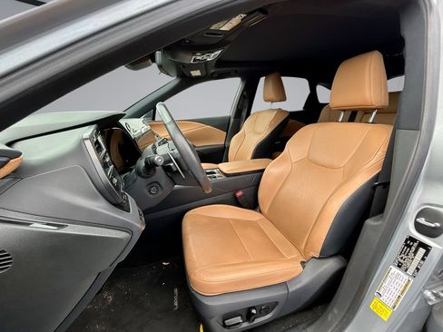 Used 2023 Lexus RX 350 Premium Plus w/ Cold Area Package FWD image 4