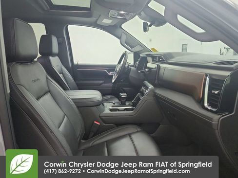 Used 2025 GMC Sierra 1500 Denali w/ Denali Reserve Package AWD/4WD image 32