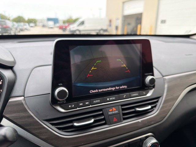 Used 2025 Nissan Altima 2.5 SV FWD image 24