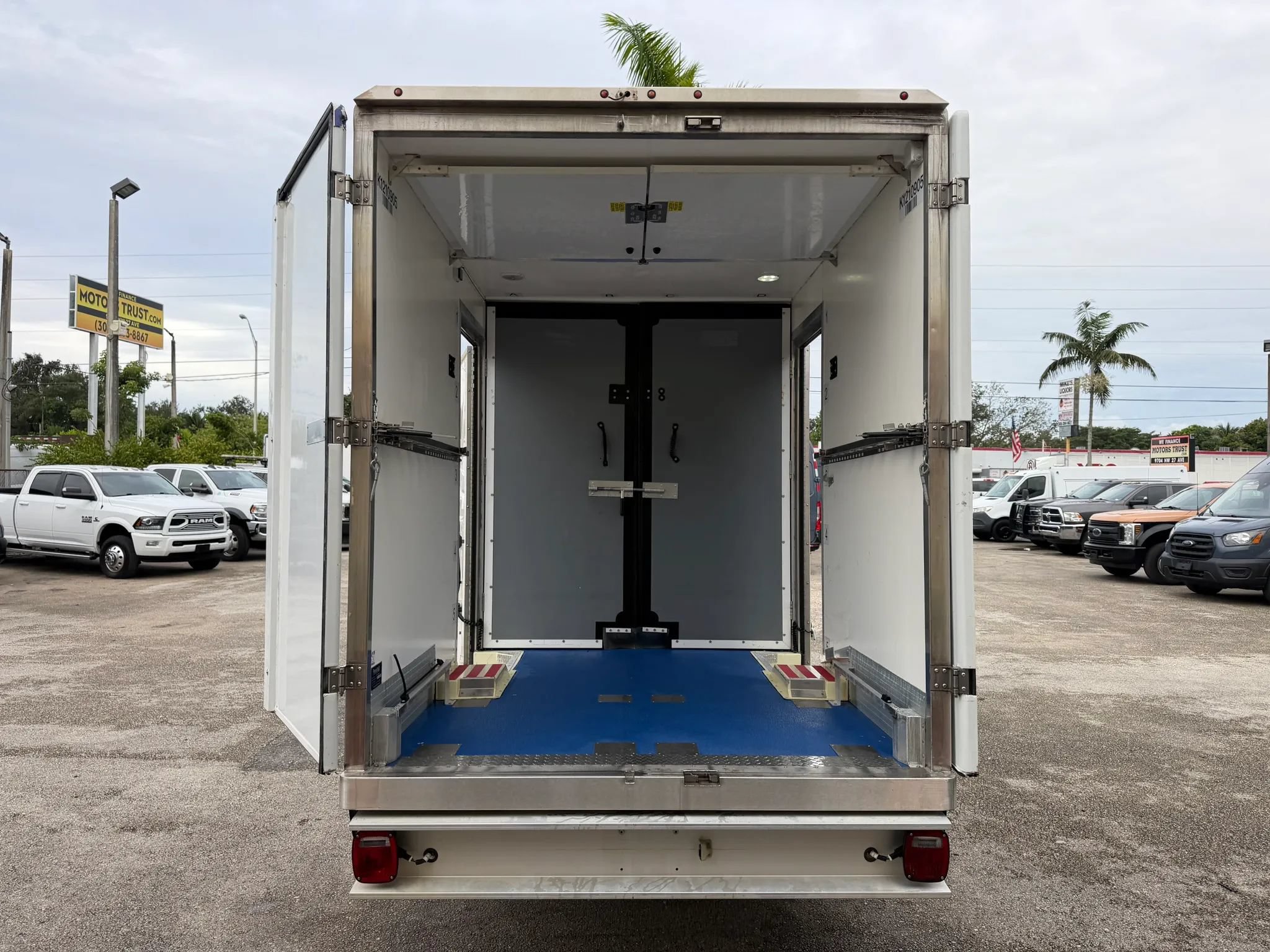 Used 2022 Ford Transit 350 w/ Upfitter Package RWD image 13