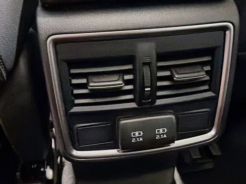 Used 2022 Subaru Forester Premium AWD/4WD image 25