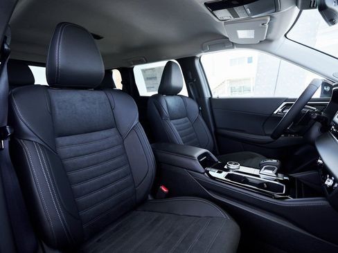 Used 2025 Mitsubishi Outlander SE image 27