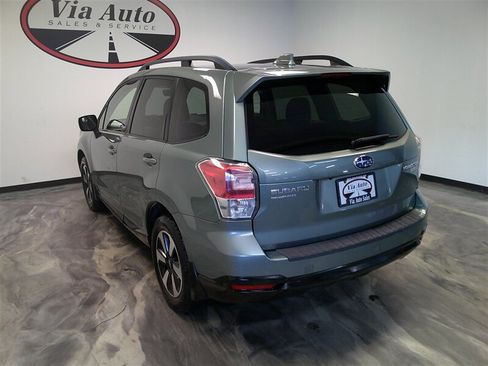 Used 2017 Subaru Forester 2.5i Premium w/ All-Weather Package image 11