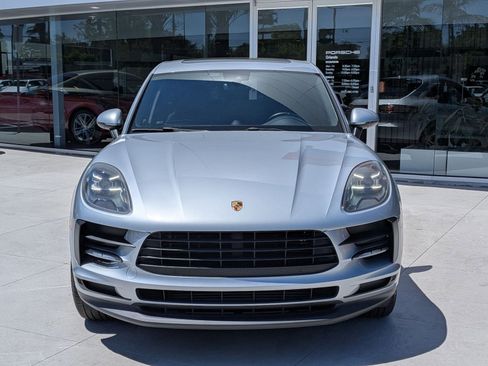 Certified 2019 Porsche Macan image 6