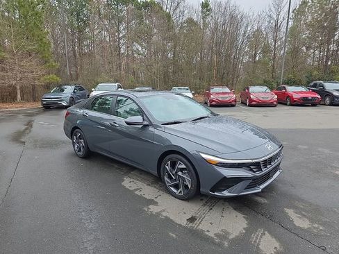 New 2026 Hyundai Elantra Limited FWD image 12