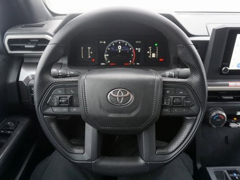 Used 2025 Toyota Tacoma SR5 image 3