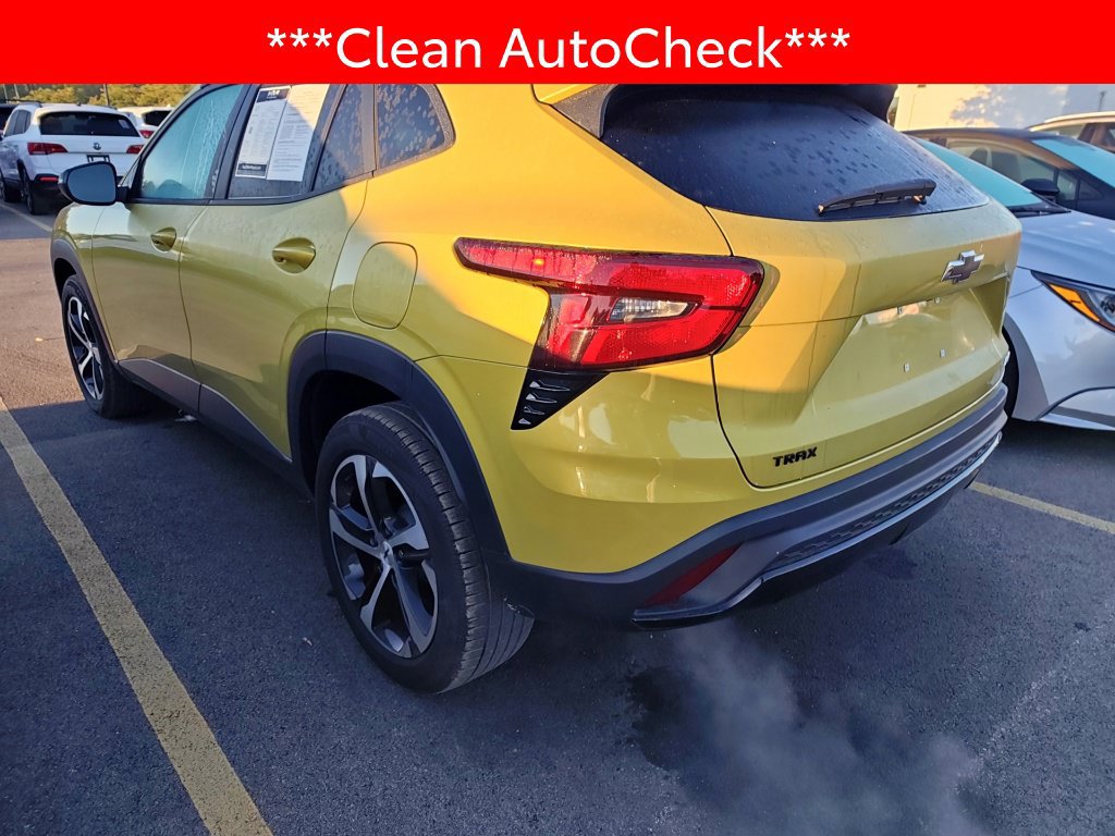 Used 2024 Chevrolet Trax RS w/ Driver Confidence Package FWD image 4