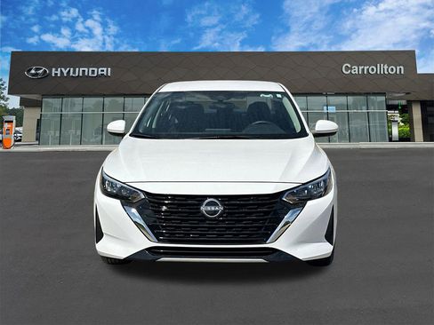 Used 2025 Nissan Sentra S FWD image 2