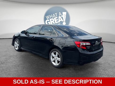 Used 2012 Toyota Camry SE FWD image 6
