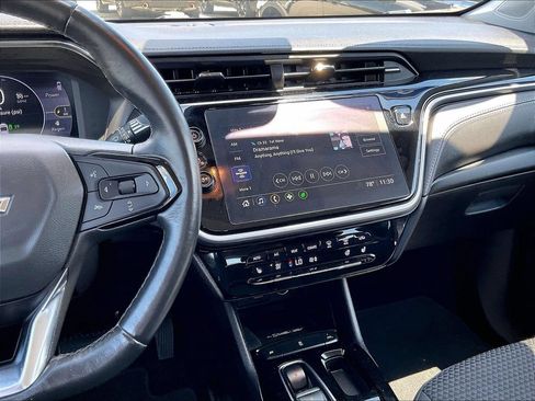 Used 2023 Chevrolet Bolt EUV LT w/ Comfort Package FWD image 18