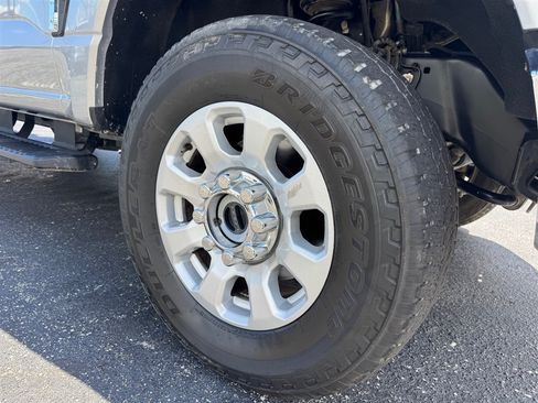 Used 2024 Ford F250 XLT w/ FX4 Off-Road Package AWD/4WD image 12